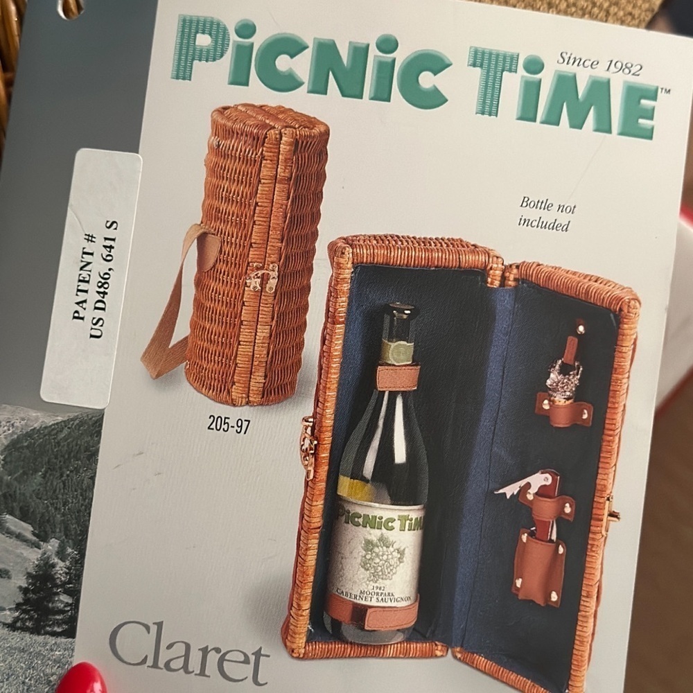 Nwt vintage picnic time wine basket Wicker Wine Carrier with Accessories